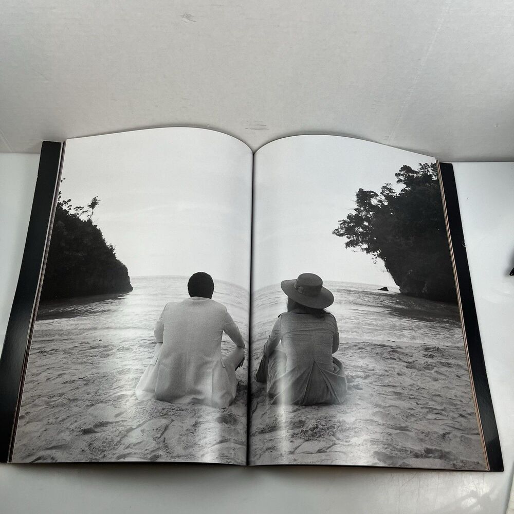 Beyonce Jay-Z Official OTR II World Tour Photo Book Program - On the Run 2 - Picture 3 of 5